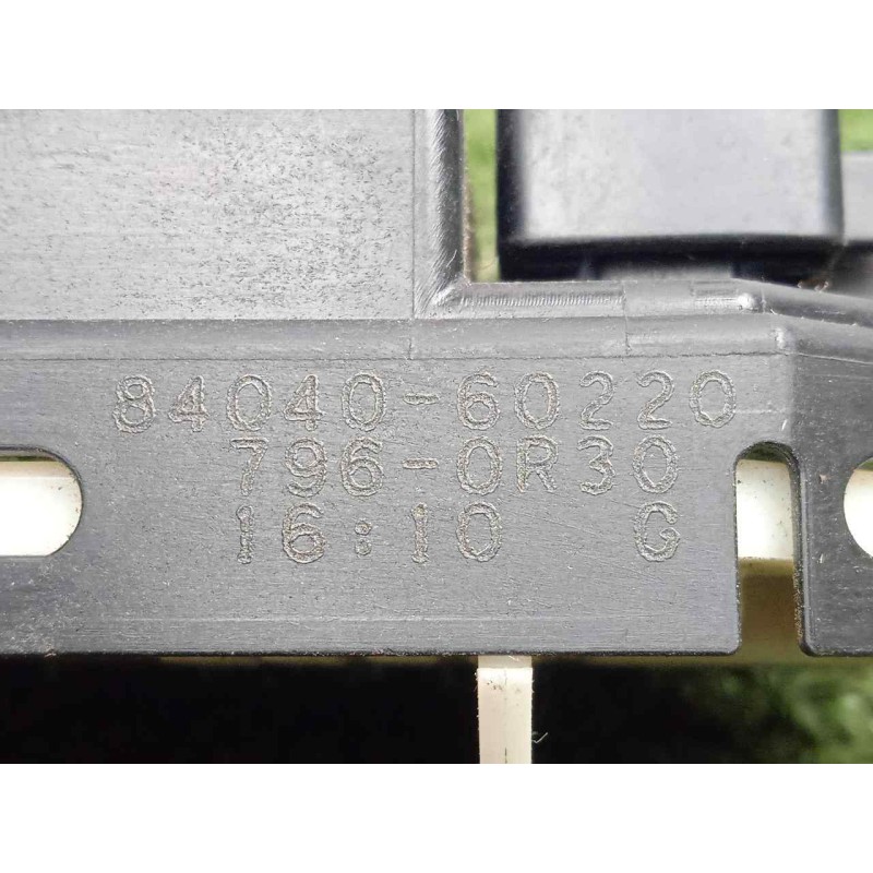 Recambio de mando elevalunas delantero izquierdo para toyota land cruiser (j15) 3.0 turbodiesel cat referencia OEM IAM 840406022