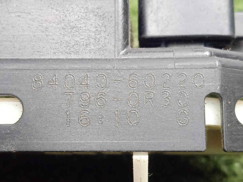 Recambio de mando elevalunas delantero izquierdo para toyota land cruiser (j15) 3.0 turbodiesel cat referencia OEM IAM 840406022