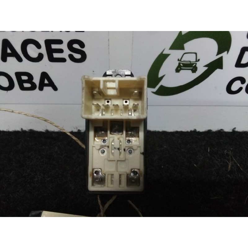 Recambio de mando elevalunas delantero derecho para hyundai accent (mc) 1.5 crdi cat referencia OEM IAM 9357820000-S160  