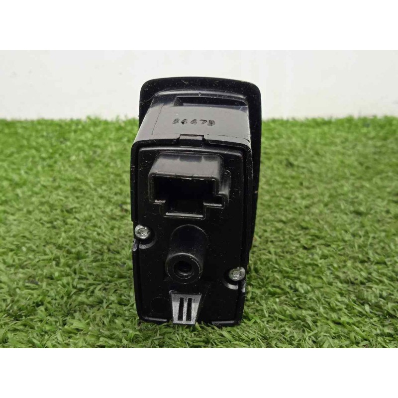 Recambio de mando elevalunas trasero derecho para mercedes-benz clase r (w251) 3.0 cdi cat referencia OEM IAM A2518200510-031281