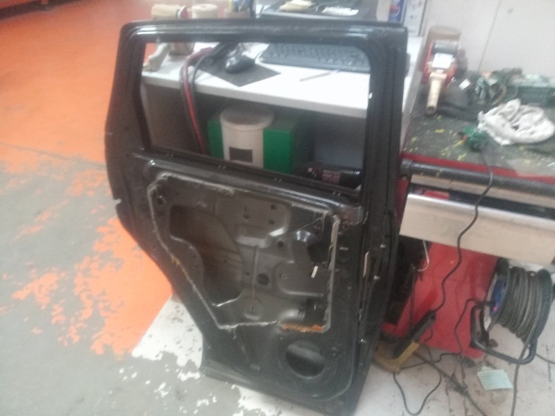 Recambio de puerta trasera izquierda para nissan qashqai (j10) 2.0 16v cat referencia OEM IAM   