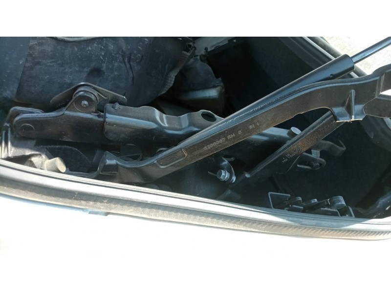 Recambio de bisagra para mitsubishi colt cabrio czc 1.5 cat referencia OEM IAM  TRASERA DERECHA