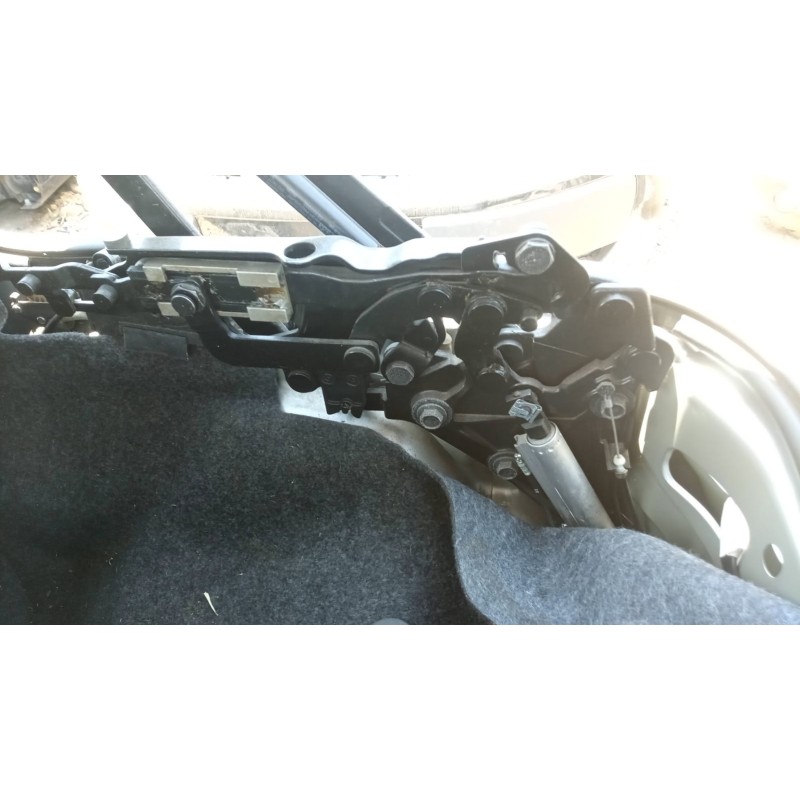 Recambio de bisagra para mitsubishi colt cabrio czc 1.5 cat referencia OEM IAM  TRASERA DERECHA