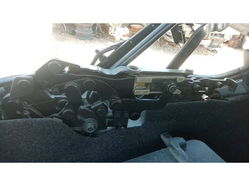 Recambio de bisagra para mitsubishi colt cabrio czc 1.5 cat referencia OEM IAM  TRASERA DERECHA