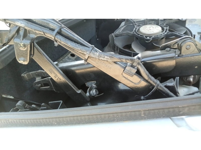 Recambio de bisagra para mitsubishi colt cabrio czc 1.5 cat referencia OEM IAM  TRASERA IZQUIERDA