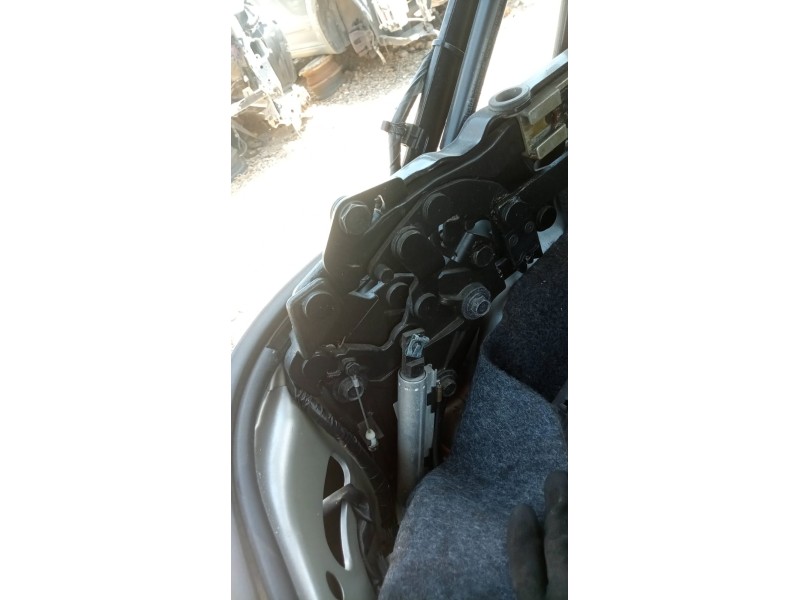 Recambio de bisagra para mitsubishi colt cabrio czc 1.5 cat referencia OEM IAM  TRASERA IZQUIERDA