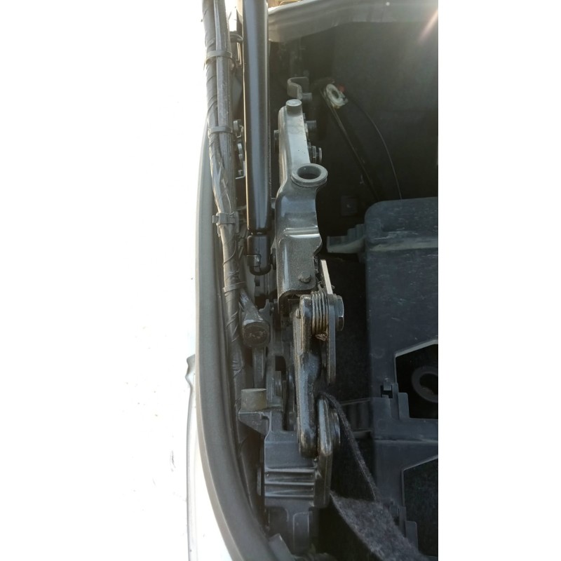 Recambio de bisagra para mitsubishi colt cabrio czc 1.5 cat referencia OEM IAM  TRASERA IZQUIERDA