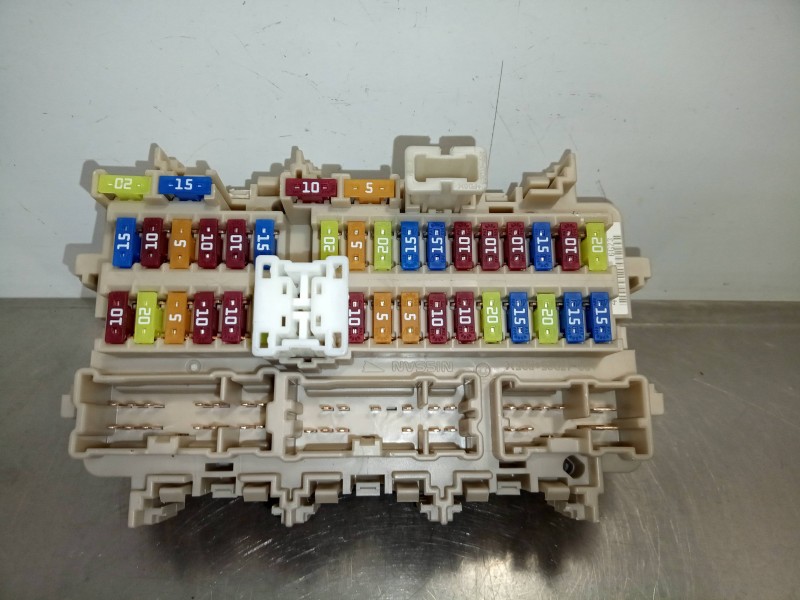 Recambio de caja reles / fusibles para nissan qashqai (j11) 1.5 turbodiesel cat referencia OEM IAM 243504EB0A-4EB0A  