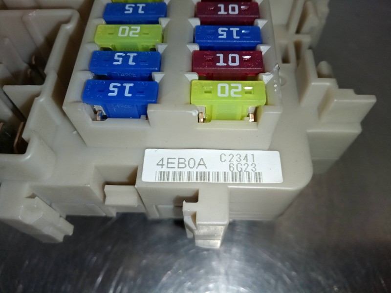 Recambio de caja reles / fusibles para nissan qashqai (j11) 1.5 turbodiesel cat referencia OEM IAM 243504EB0A-4EB0A  