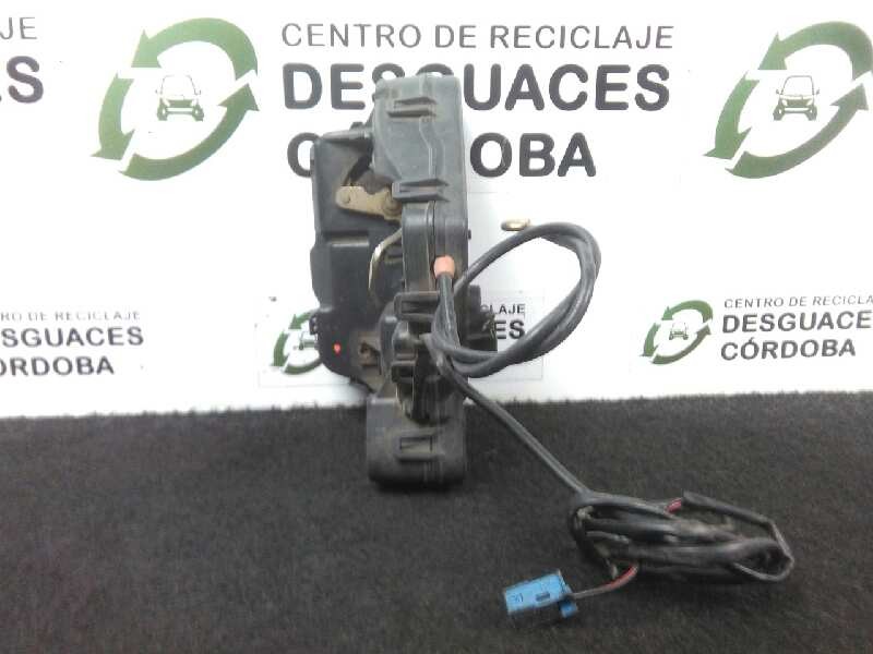 Recambio de cerradura puerta trasera derecha para mercedes-benz clase c (w203) berlina referencia OEM IAM 2037300235 2.PINES 