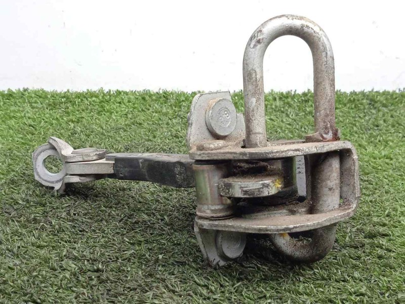 Recambio de retenedor puerta para iveco daily furgón 2.3 diesel cat referencia OEM IAM 3800395 DERECHA 