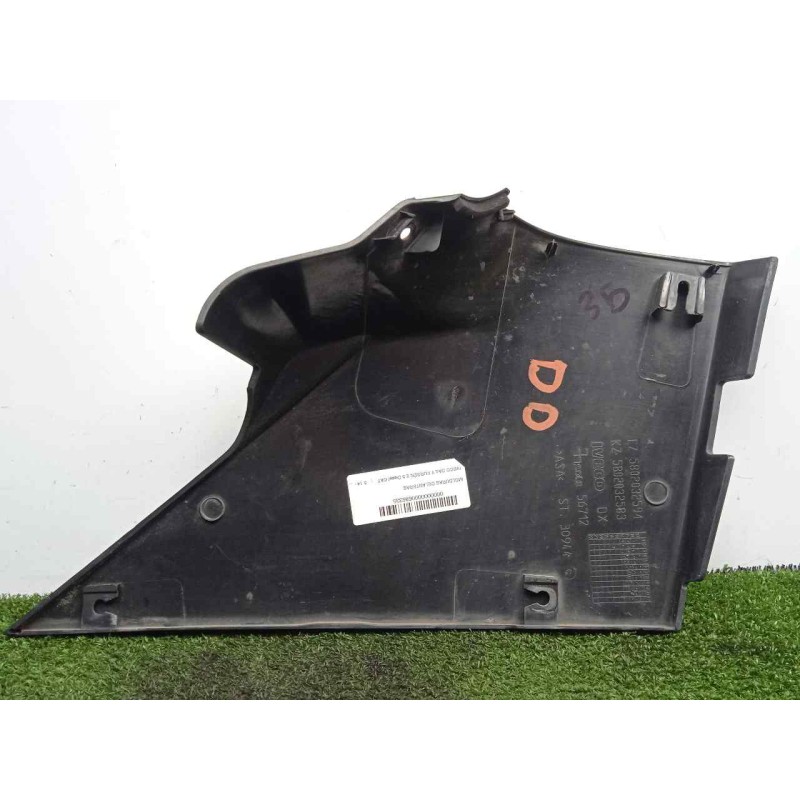 Recambio de molduras delanteras para iveco daily furgón 2.3 diesel cat referencia OEM IAM 5802032594-5802032583  