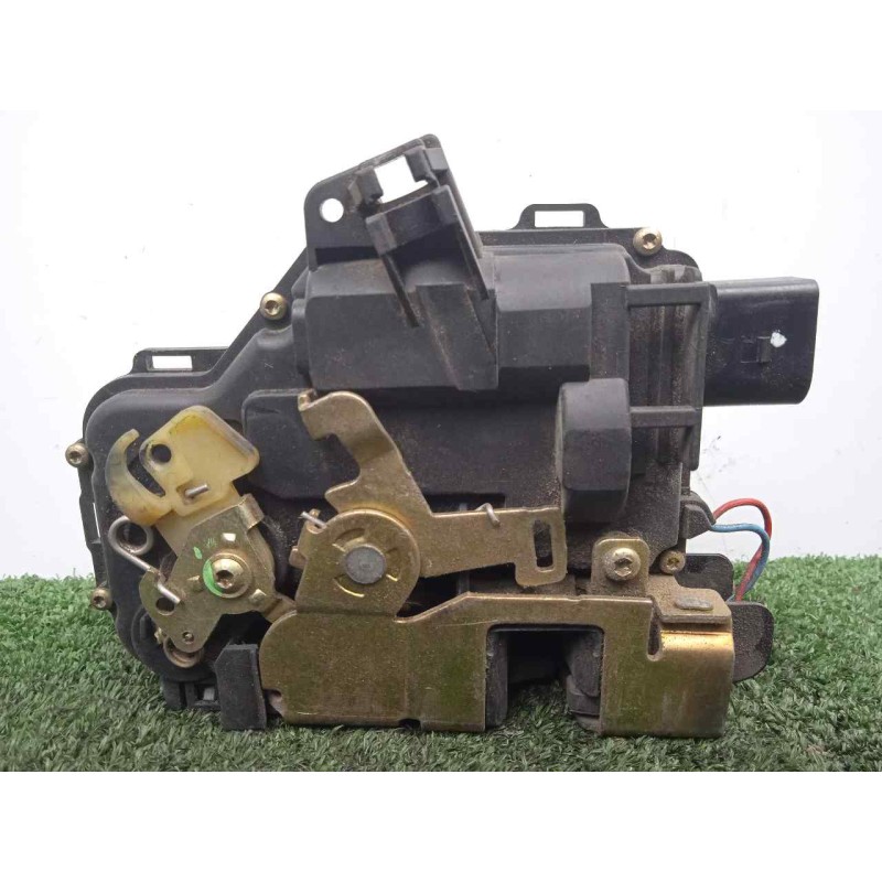 Recambio de cerradura puerta delantera derecha para seat arosa (6h1) 1.0 referencia OEM IAM 3B1837016A 8.PINES 