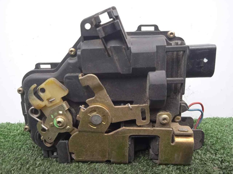 Recambio de cerradura puerta delantera derecha para seat arosa (6h1) 1.0 referencia OEM IAM 3B1837016A 8.PINES 