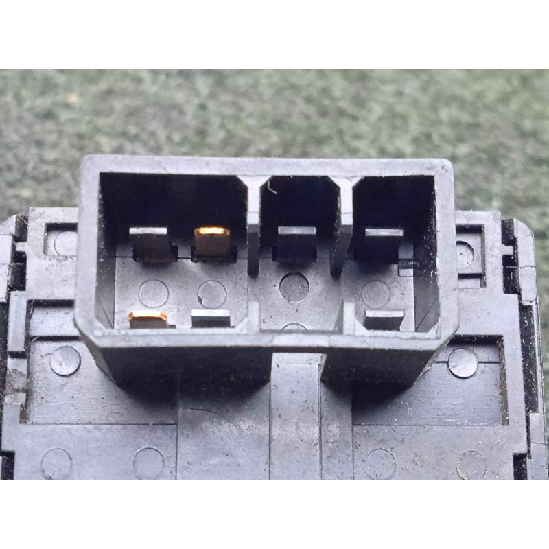 Recambio de interruptor para mitsubishi canter 01/99  3.9 diesel referencia OEM IAM MC857353  