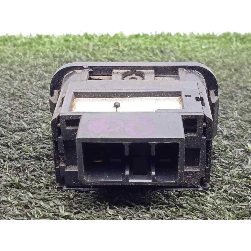 Recambio de interruptor para mitsubishi canter 01/99  3.9 diesel referencia OEM IAM MC857353  