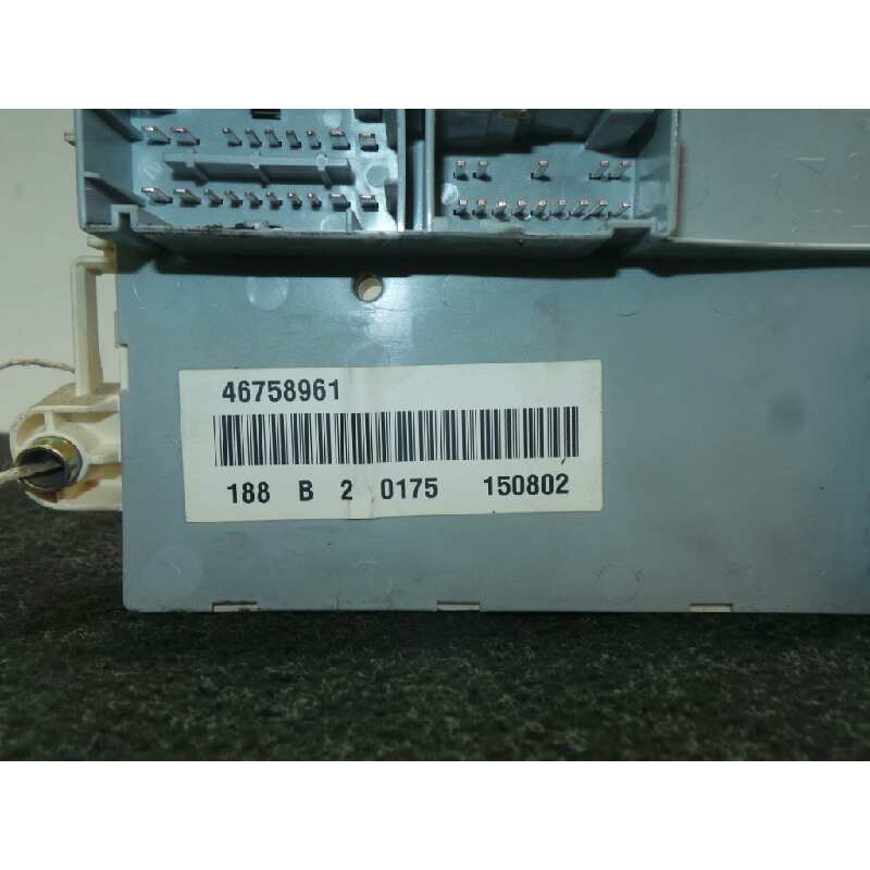 Recambio de caja reles / fusibles para fiat punto berlina (188) 1.2 cat referencia OEM IAM 46758961-188B20175150802  