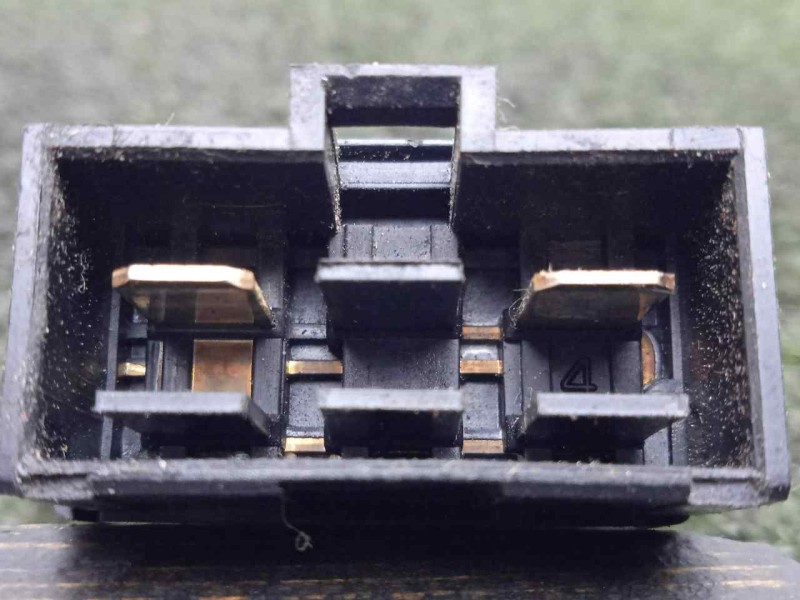 Recambio de interruptor para mitsubishi canter 01/99  3.9 diesel referencia OEM IAM SINREFERENCIA  