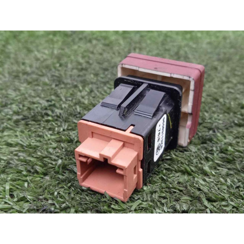 Recambio de warning para peugeot partner kombi 1.6 blue-hdi fap referencia OEM IAM 96583113KR 3.PINES 