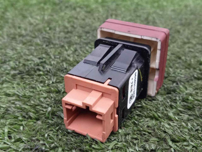 Recambio de warning para peugeot partner kombi 1.6 blue-hdi fap referencia OEM IAM 96583113KR 3.PINES 