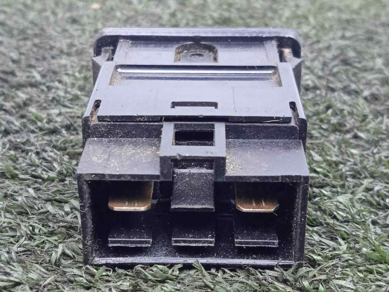Recambio de interruptor para mitsubishi canter 01/99  3.9 diesel referencia OEM IAM SINREFERENCIA  