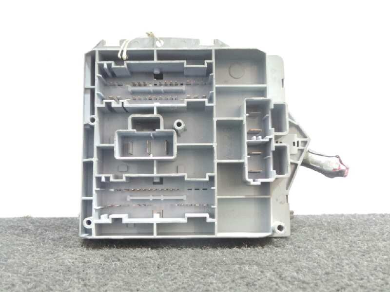 Recambio de caja reles / fusibles para fiat punto berlina (188) 1.2 cat referencia OEM IAM 46778446-263023  