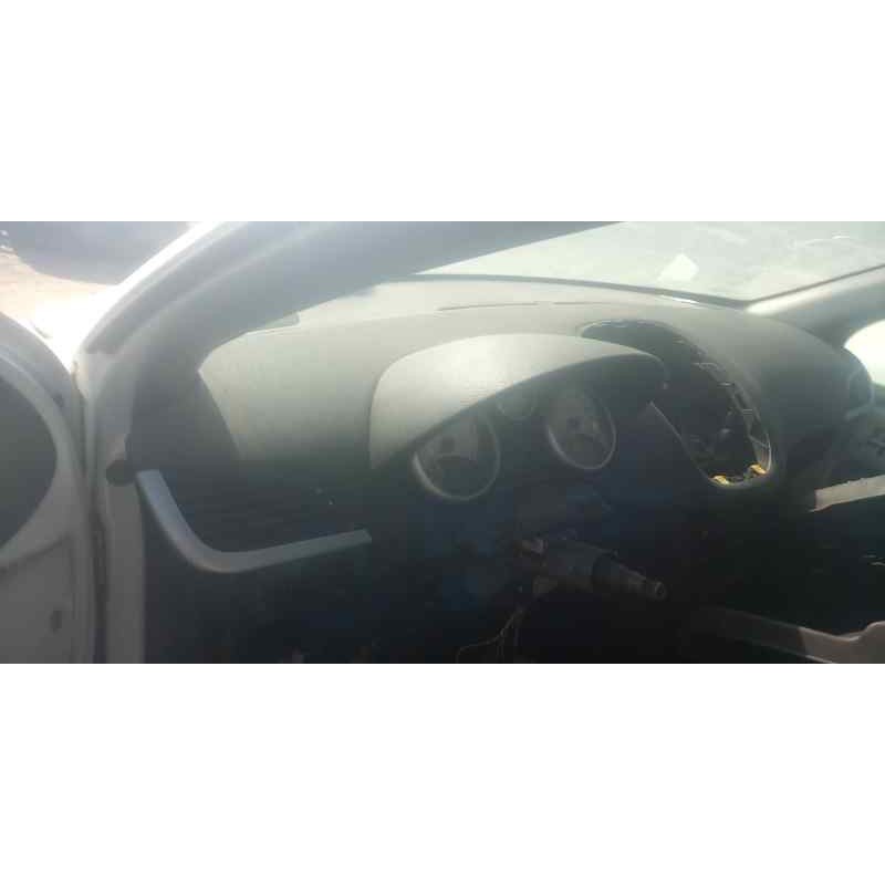 Recambio de salpicadero para peugeot 207 1.4 hdi referencia OEM IAM  TARA 