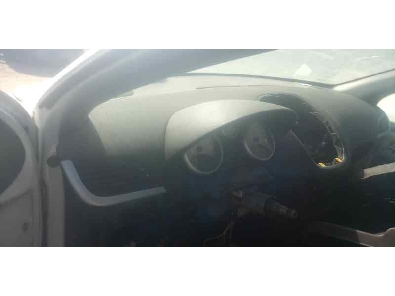 Recambio de salpicadero para peugeot 207 1.4 hdi referencia OEM IAM  TARA 
