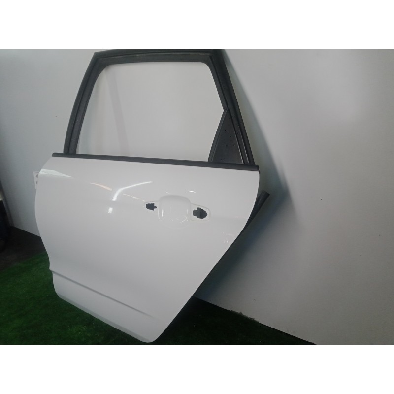 Recambio de puerta trasera izquierda para citroën c4 lim. 1.6 hdi fap referencia OEM IAM   BLANCO