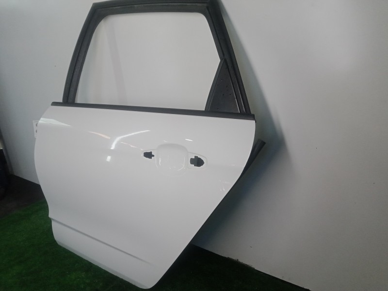 Recambio de puerta trasera izquierda para citroën c4 lim. 1.6 hdi fap referencia OEM IAM   BLANCO