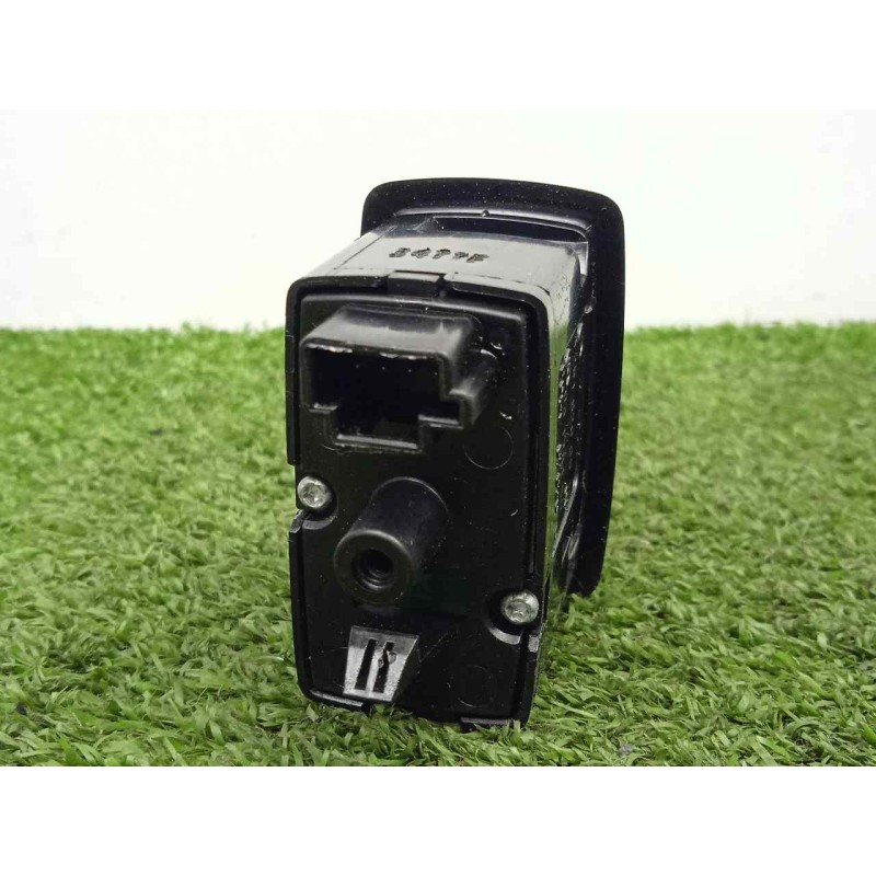 Recambio de mando elevalunas trasero izquierdo para mercedes-benz clase r (w251) 3.0 cdi cat referencia OEM IAM A2518200510-0312