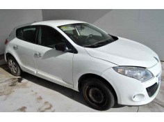 Recambio de puerta delantera derecha para renault megane iii berlina 5 p 1.5 dci diesel cat referencia OEM IAM  5 PUERTAS BLANCO