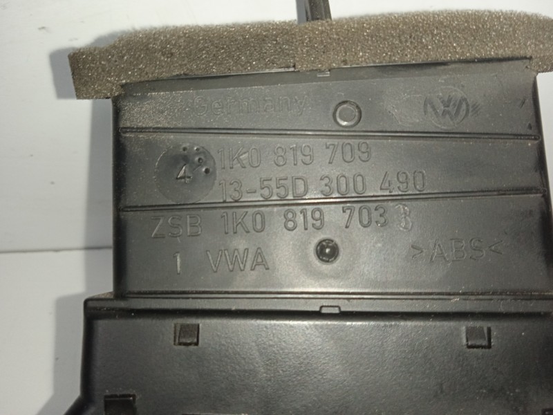 Recambio de rejilla aireadora para volkswagen golf v berlina (1k1) 1.9 tdi referencia OEM IAM 1K0819709-1K0819703  