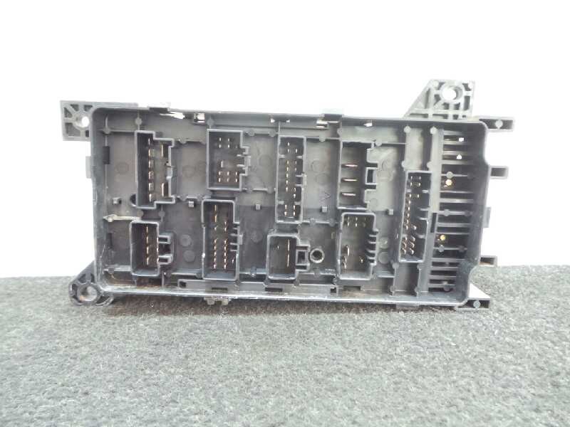 Recambio de caja reles / fusibles para kia carnival ii 2.9 crdi cat referencia OEM IAM 10020420003-0553H66760 SEWON 