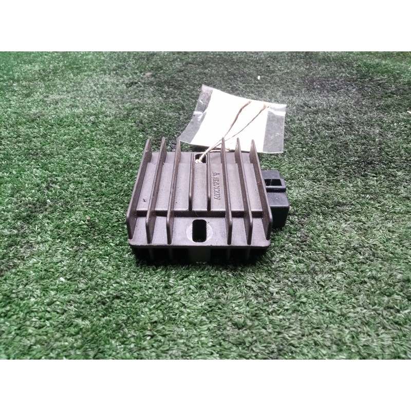 Recambio de modulo electronico para keeway rkv 125 referencia OEM IAM ML-299064540000 REGULADOR DE CORRIENTE 