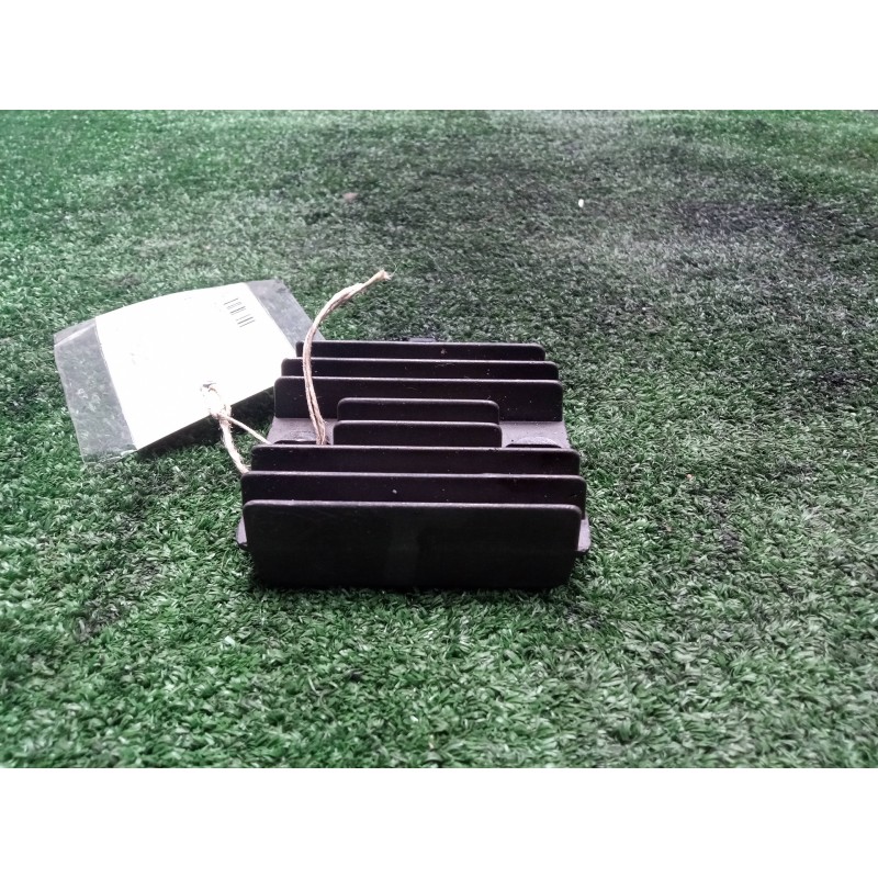 Recambio de modulo electronico para keeway rkv 125 referencia OEM IAM ML-299064540000 REGULADOR DE CORRIENTE 