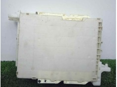 Recambio de caja reles / fusibles para toyota yaris 1.5 16v cat (híbrido) referencia OEM IAM 8273052K40  