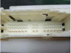 Recambio de caja reles / fusibles para toyota yaris 1.5 16v cat (híbrido) referencia OEM IAM 8273052K40   2