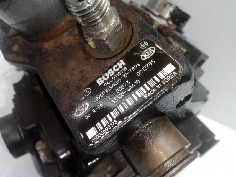 Recambio de bomba inyeccion para kia sorento 2.5 crdi referencia OEM IAM 0445010118-331004A410 BOSCH 2.PINES