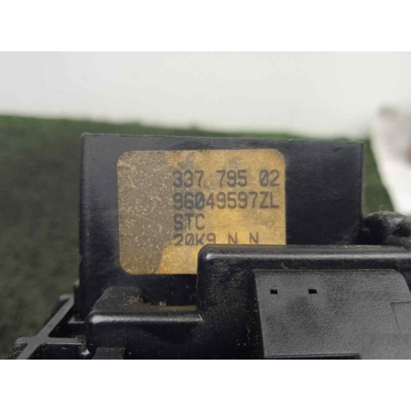 Recambio de mando limpia para peugeot 206 berlina 1.4 referencia OEM IAM 96049597ZL  LIMPIA TRASERO