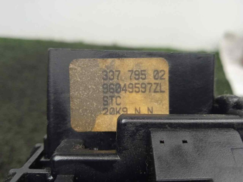 Recambio de mando limpia para peugeot 206 berlina 1.4 referencia OEM IAM 96049597ZL  LIMPIA TRASERO