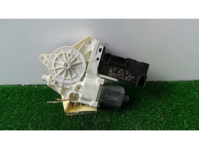 Recambio de motor elevalunas delantero derecho para peugeot 407 1.6 hdi referencia OEM IAM 1137328127-994421104  BROSE