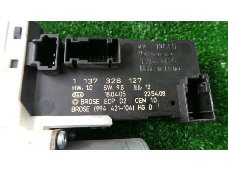 Recambio de motor elevalunas delantero derecho para peugeot 407 1.6 hdi referencia OEM IAM 1137328127-994421104  BROSE