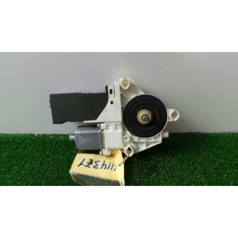 Recambio de motor elevalunas delantero derecho para peugeot 407 1.6 hdi referencia OEM IAM 1137328127-994421104  BROSE