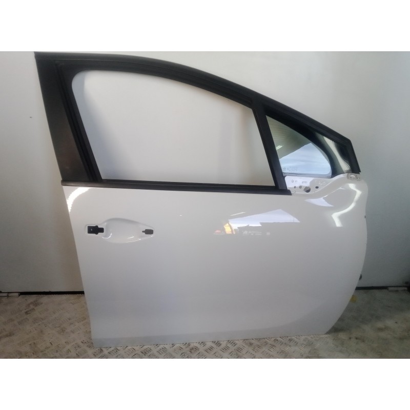 Recambio de puerta delantera derecha para peugeot 208 1.2 12v vti referencia OEM IAM   