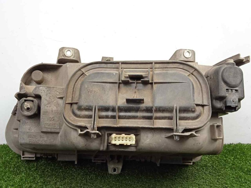 Recambio de faro derecho para peugeot 806 2.0 hdi referencia OEM IAM SINREFERENCIA 98-02 