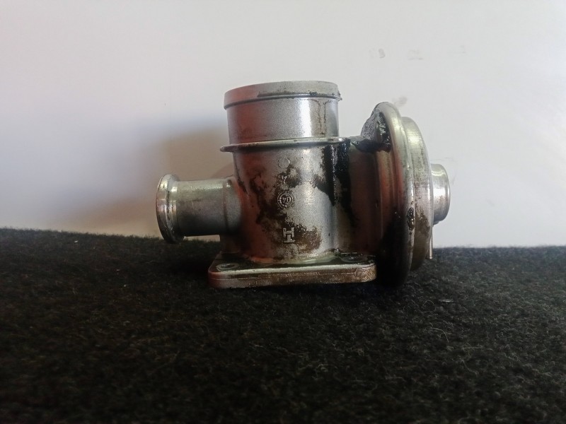 Recambio de valvula egr para land rover range rover (lm) 3.0 td6 referencia OEM IAM 72826400-78545204 PIERBURG 