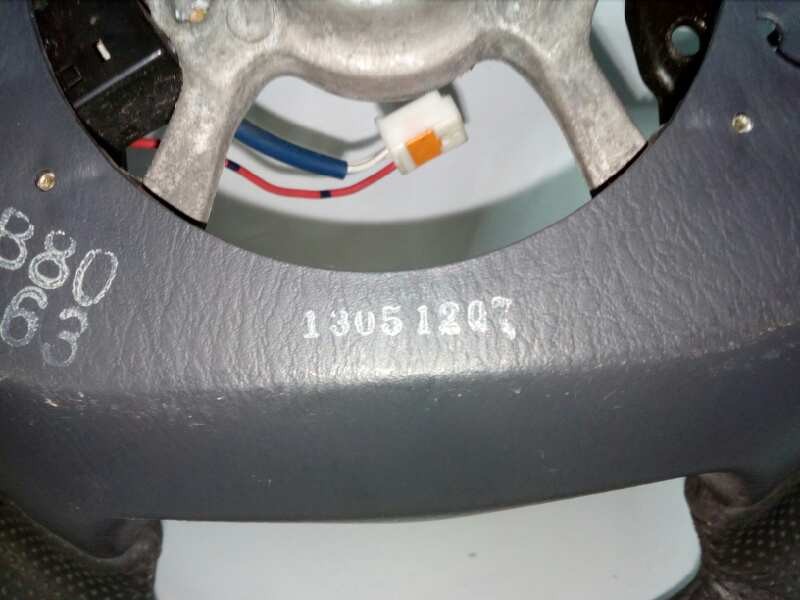 Recambio de volante para mazda premacy (cp) referencia OEM IAM 13051207-CB80 CUERO 
