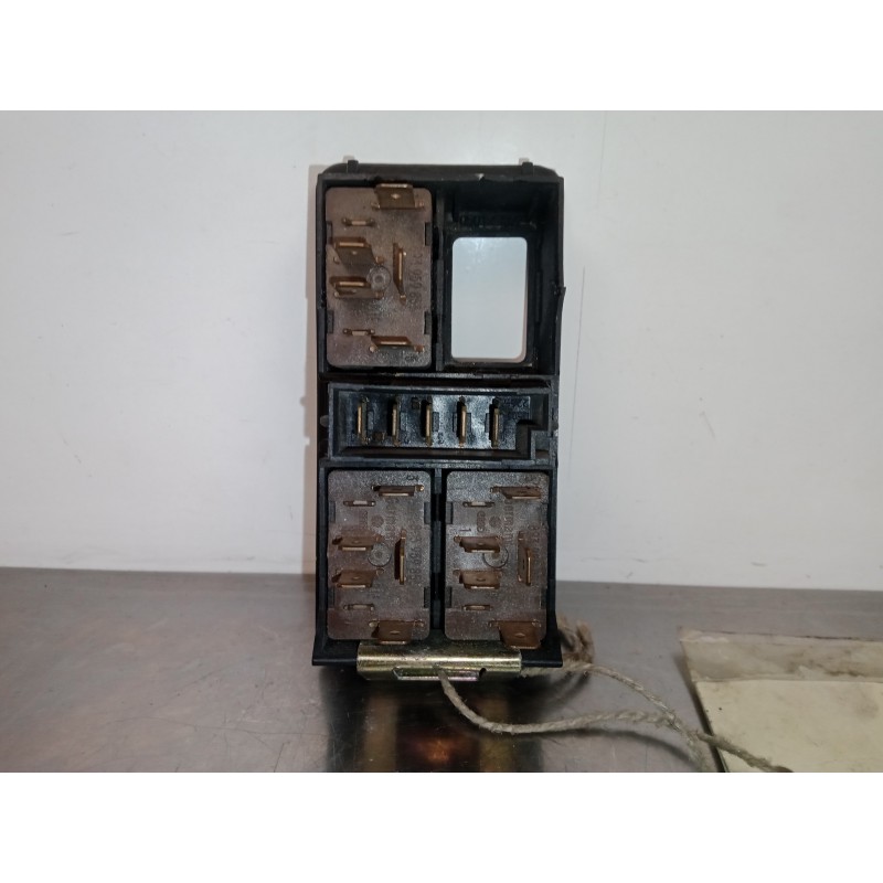 Recambio de mando elevalunas delantero izquierdo para audi 100 berlina (c4) 2.3 referencia OEM IAM 4A0959515-4A0959521 BJE 