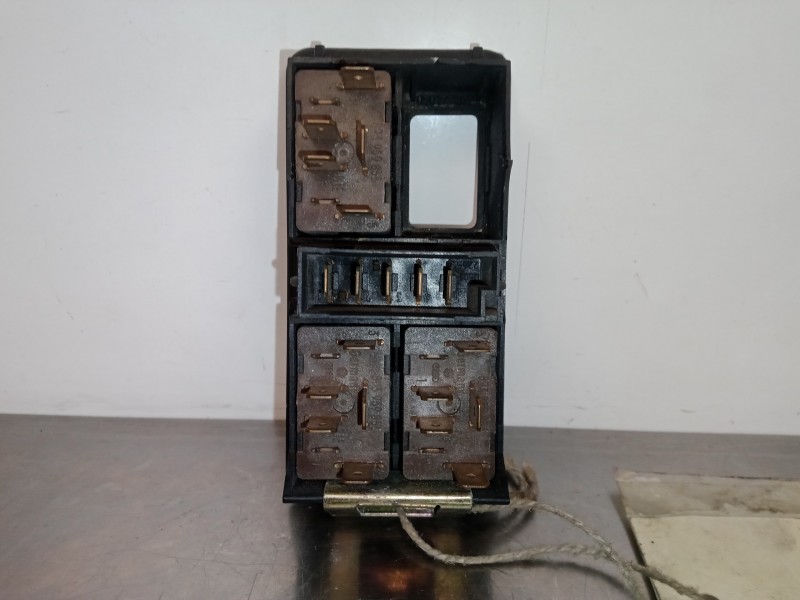 Recambio de mando elevalunas delantero izquierdo para audi 100 berlina (c4) 2.3 referencia OEM IAM 4A0959515-4A0959521 BJE 